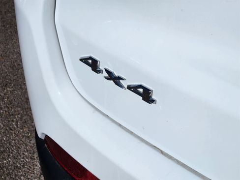 Used 2025 Jeep Compass Sport image 9