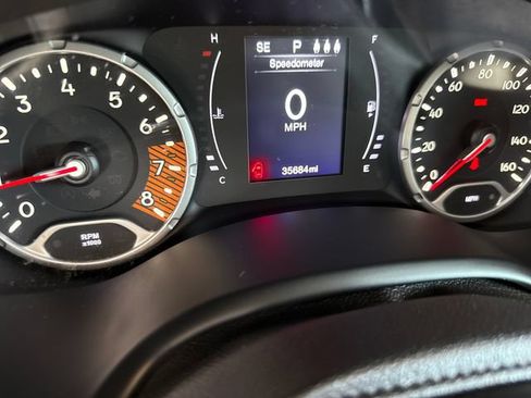 Used 2019 Jeep Renegade Sport w/ Sport Appearance Group FWD image 20