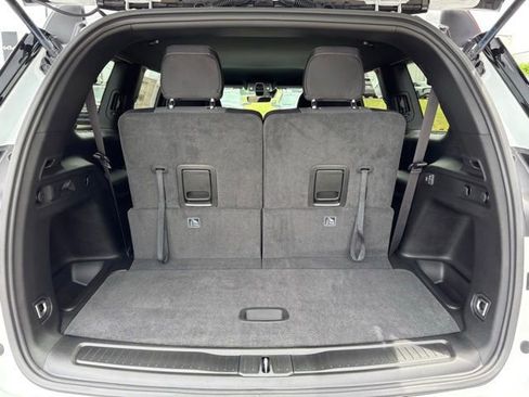 New 2026 Jeep Grand Cherokee L Laredo RWD image 10