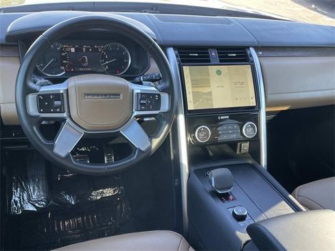 Used 2023 Land Rover Discovery HSE R-Dynamic image 6