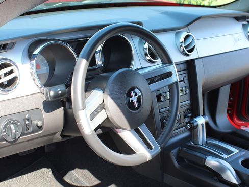 Used 2006 Ford Mustang GT RWD image 15