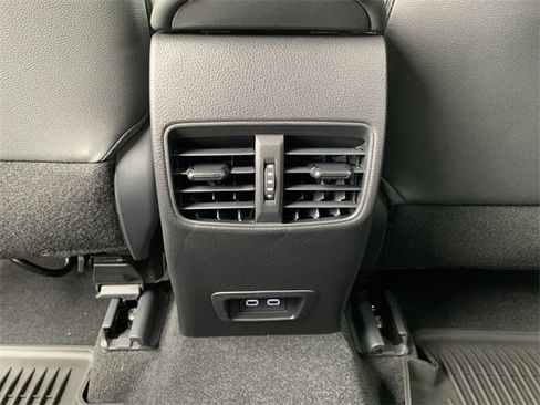 Used 2026 Toyota Corolla Cross XLE image 33