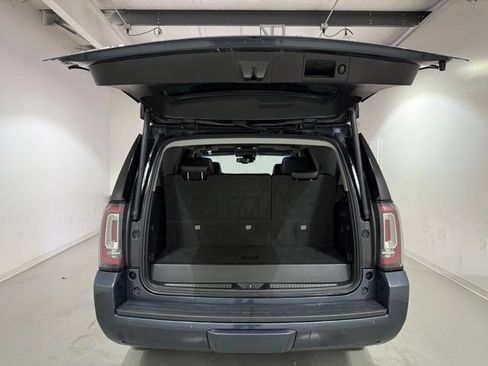 Used 2019 GMC Yukon SLT w/ Graphite Performance Edition AWD/4WD image 8