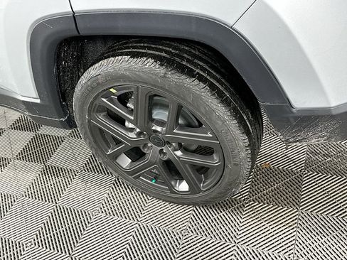 New 2026 Jeep Compass Limited image 38