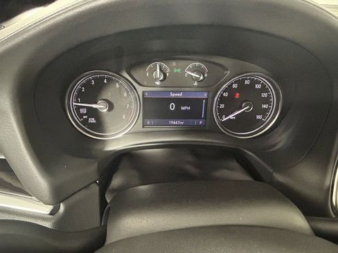 Used 2024 Buick Enclave Essence image 23