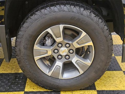 Used 2019 Chevrolet Colorado W/T w/ WT Convenience Package image 9