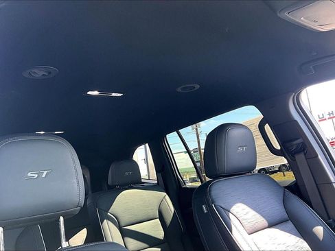 Used 2025 Buick Enclave Sport Touring image 30