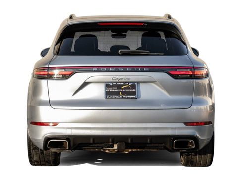 Used 2020 Porsche Cayenne image 8