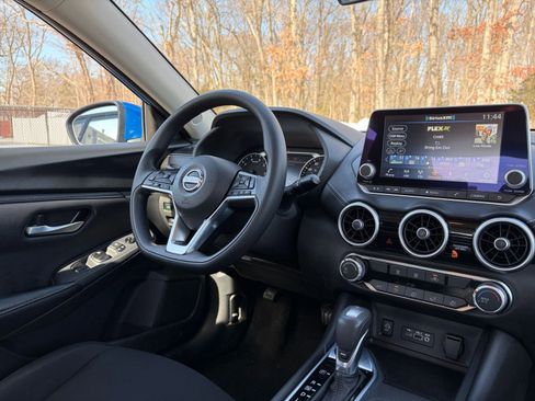 Used 2025 Nissan Sentra SV image 32