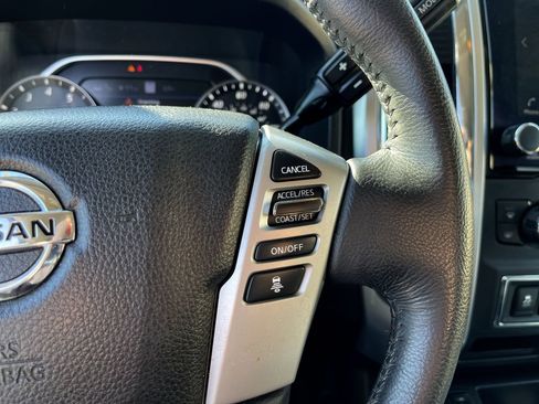 Used 2021 Nissan Titan SV w/ SV Convenience Package image 33