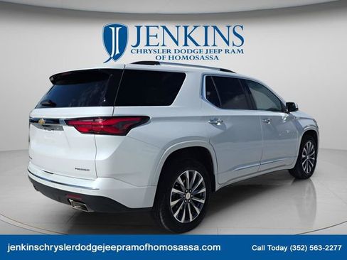 Used 2022 Chevrolet Traverse Premier AWD/4WD image 2