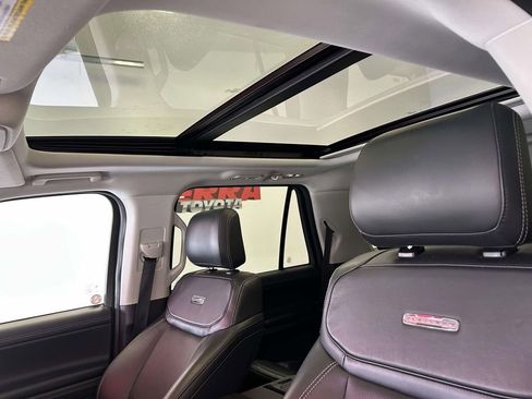 Used 2025 Ford Expedition Platinum AWD/4WD image 15