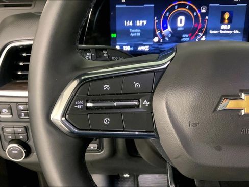 Used 2025 Chevrolet Tahoe Premier AWD/4WD image 18