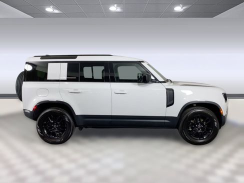 Used 2025 Land Rover Defender 110 S image 6