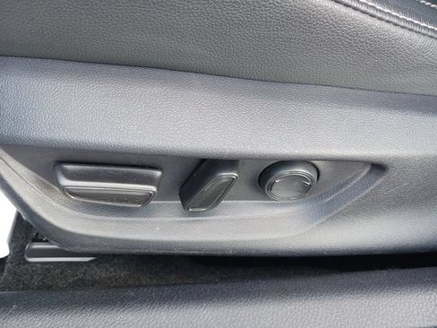 Used 2025 Toyota Camry SE FWD image 31