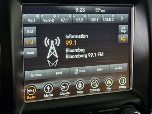 Used 2018 Jeep Grand Cherokee Limited AWD/4WD image 7