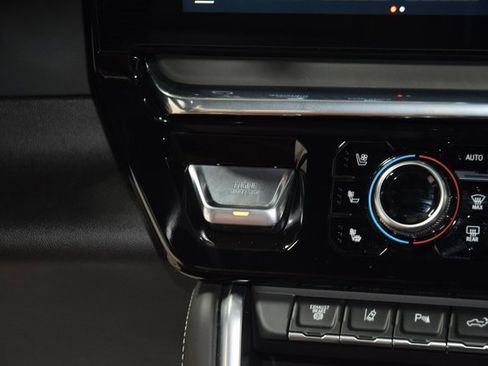 Used 2024 GMC Sierra 2500 Denali Ultimate w/ Max Trailering Package image 32