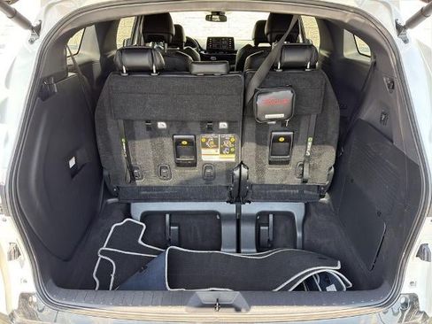 Used 2023 Toyota Sienna XSE AWD/4WD image 17