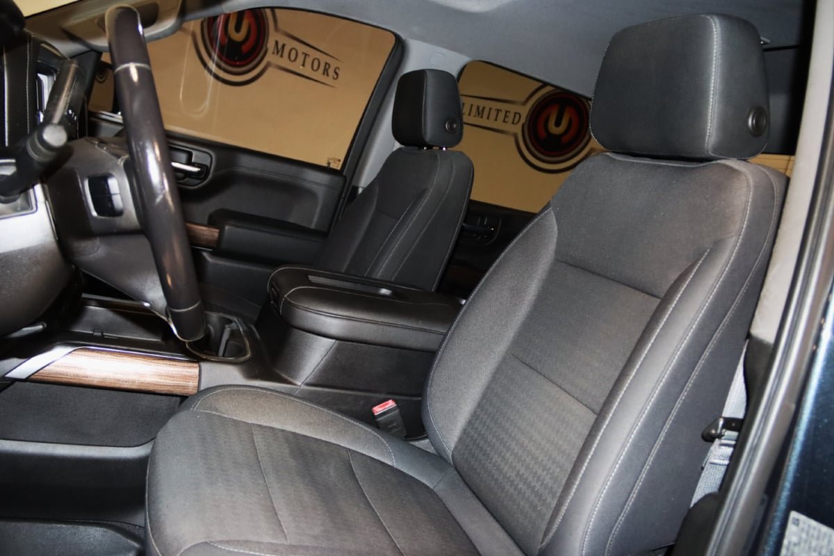 Used 2019 Chevrolet Silverado 1500 RST AWD/4WD image 43