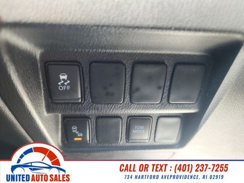 Used 2020 Nissan Pathfinder SV AWD/4WD image 19