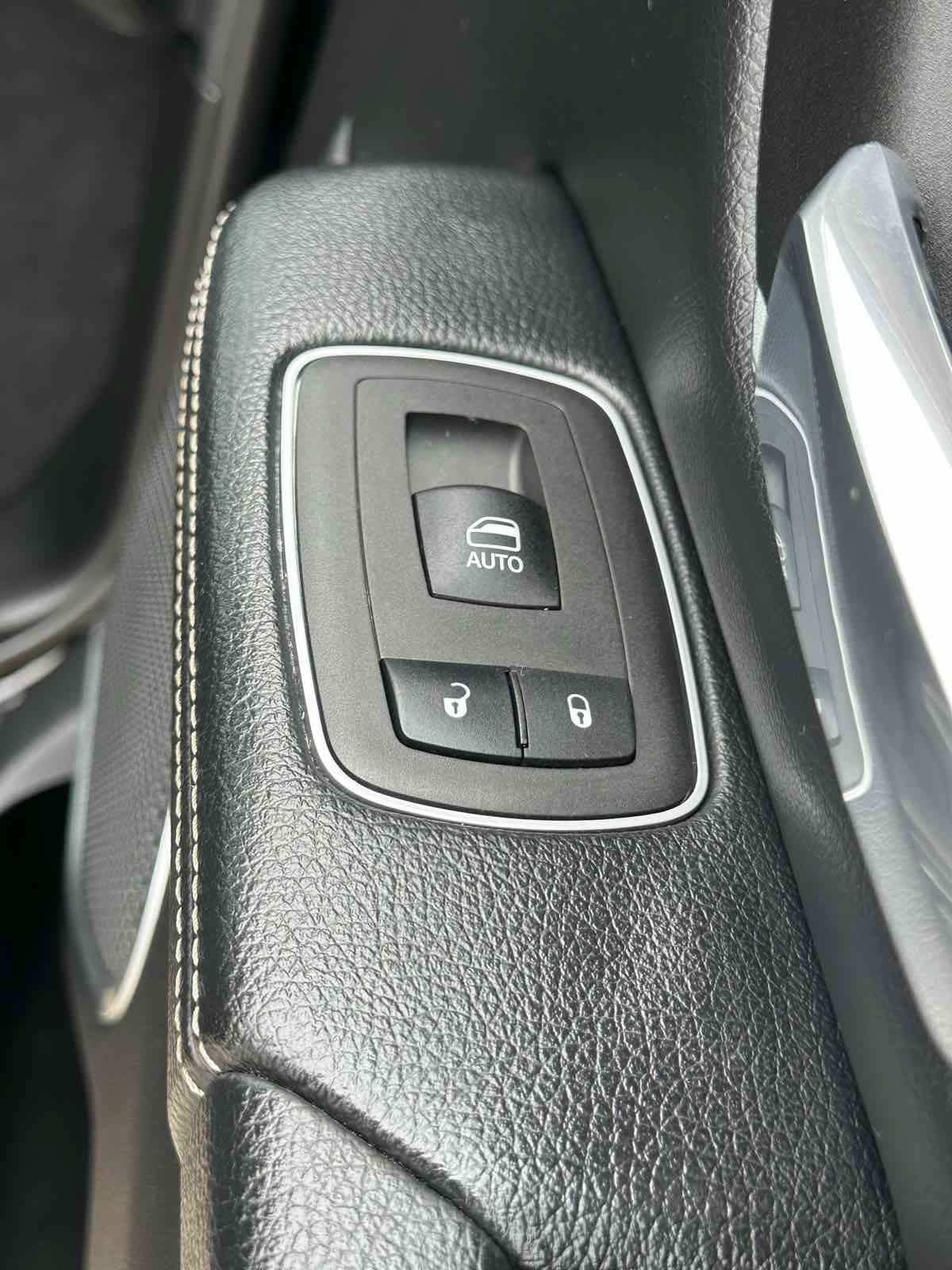 Used 2023 RAM 1500 Laramie AWD/4WD image 22