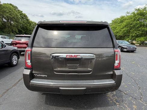 Used 2019 GMC Yukon Denali w/ Denali Ultimate Package AWD/4WD image 7