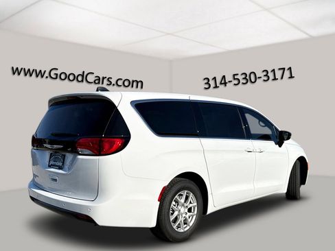 New 2026 Chrysler Voyager LX image 2