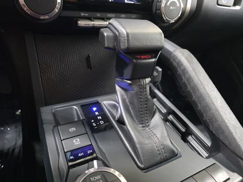 Certified 2024 Toyota Tacoma TRD Off-Road AWD/4WD image 19