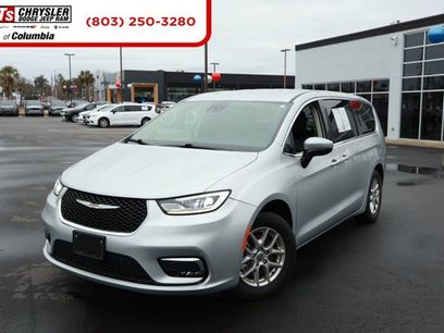 Certified 2023 Chrysler Pacifica Touring-L