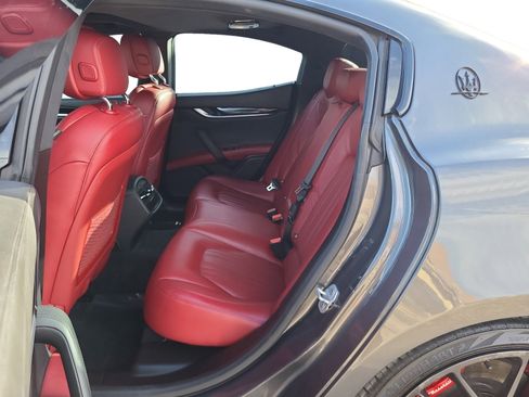 Used 2017 Maserati Ghibli S image 19