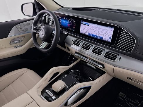 New 2026 Mercedes-Benz GLS 580 4MATIC image 16