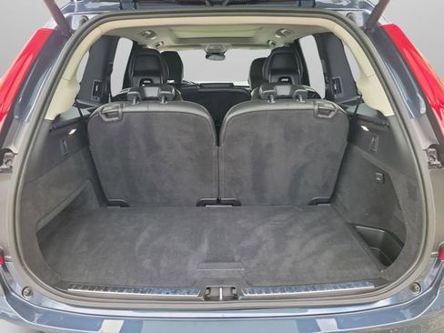 Used 2023 Volvo XC90 B5 Core image 8
