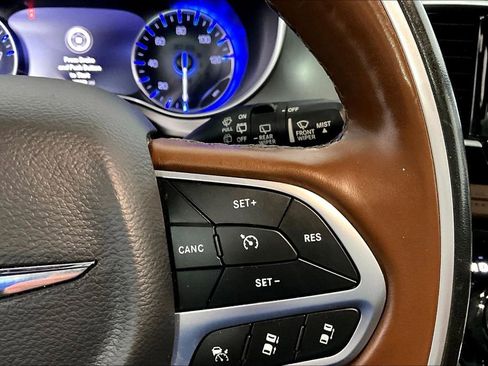 Used 2020 Chrysler Pacifica Limited w/ Tire & Wheel Group image 19