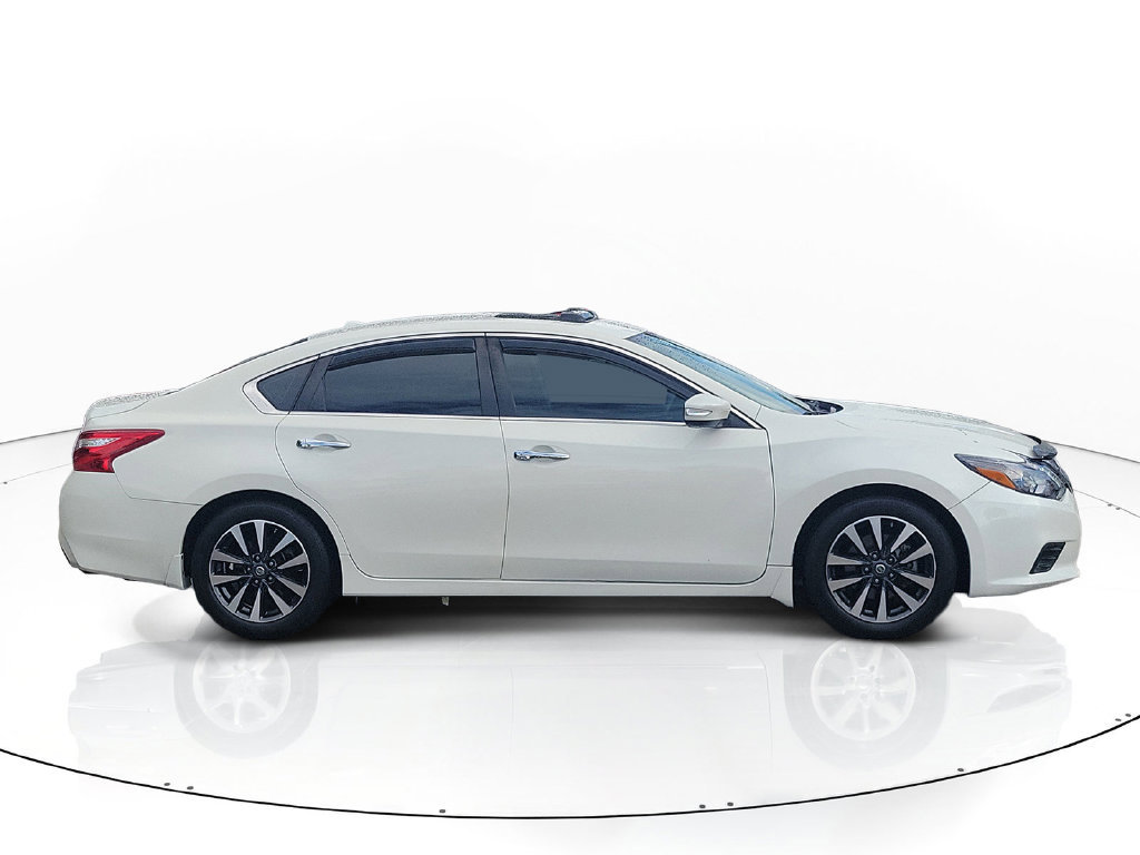 Used 2016 Nissan Altima 2.5 SL w/ 2.5 Technology w/LED Package FWD image 6