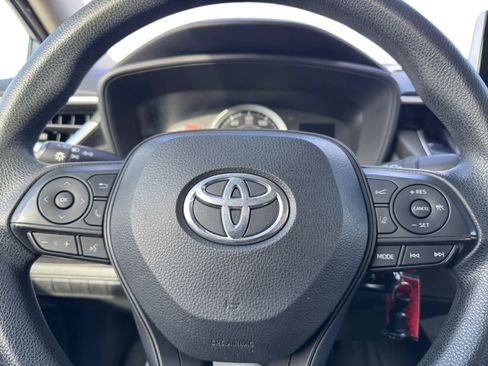 Used 2021 Toyota Corolla LE image 15