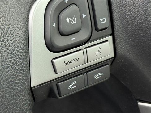 Used 2018 Subaru Forester 2.5i Premium w/ All-Weather Package image 12