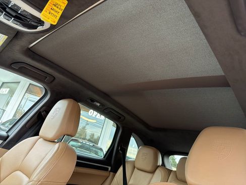 Used 2014 Porsche Cayenne Turbo S image 36