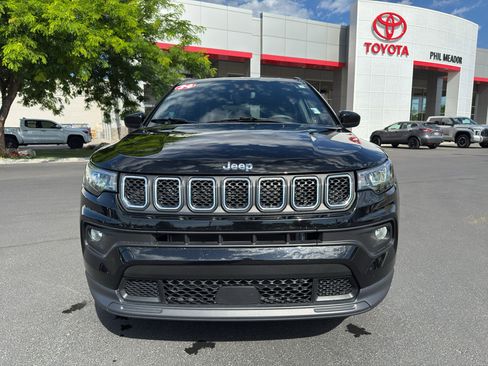 Used 2024 Jeep Compass Latitude AWD/4WD image 6