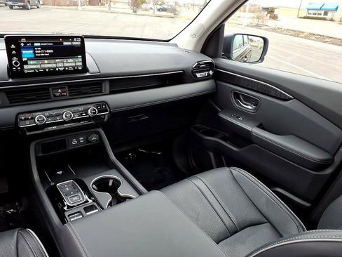 Used 2024 Honda Pilot Elite image 26