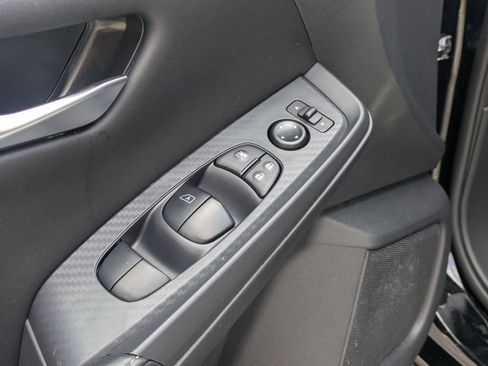 Used 2025 Nissan Sentra SV FWD image 13