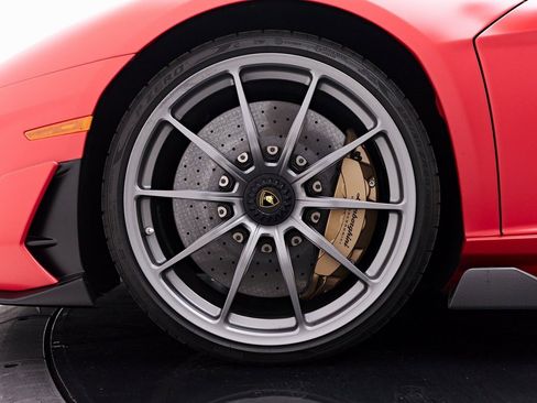 Used 2019 Lamborghini Aventador SVJ image 3