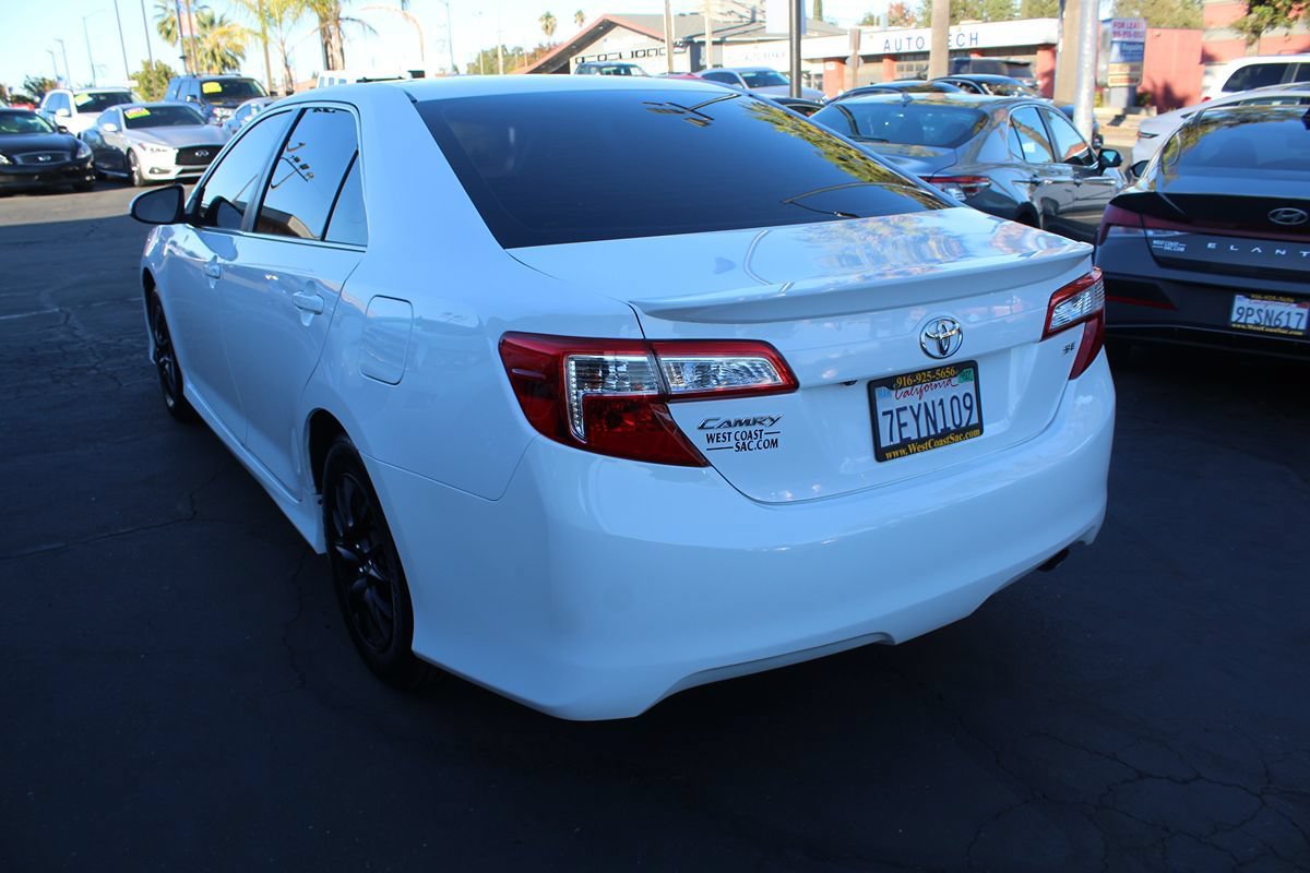 Used 2014 Toyota Camry SE FWD image 5
