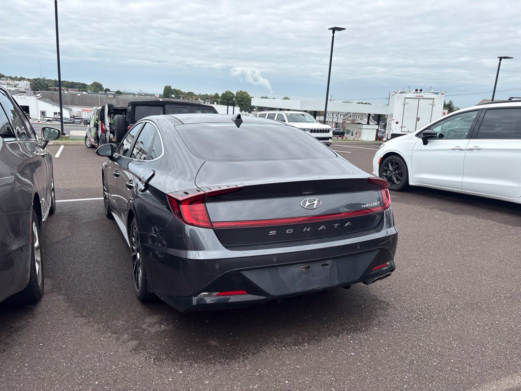 Used 2021 Hyundai Sonata Limited w/ Cargo Package FWD image 3