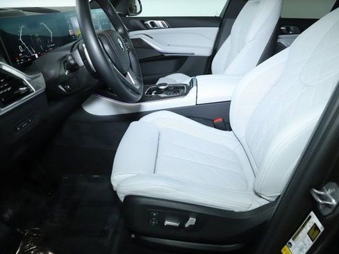 Certified 2024 BMW X5 xDrive40i w/ Premium Package image 19
