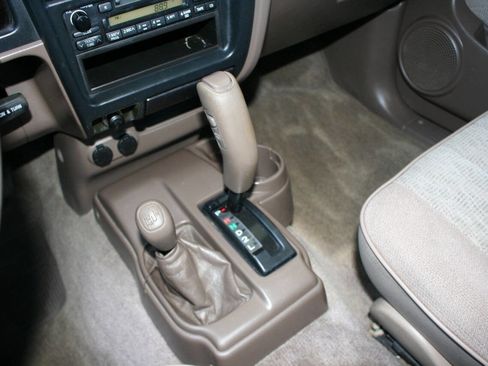 Used 1998 Toyota Tacoma 4x4 Xtracab image 17