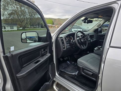 Used 2016 RAM 2500 Tradesman w/ Chrome Appearance Group AWD/4WD image 19