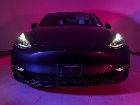 Used 2024 Tesla Model Y Performance AWD/4WD image 4