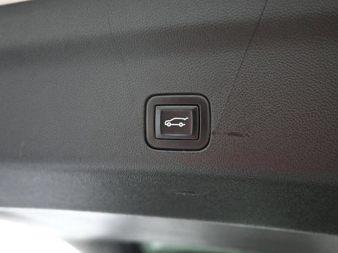 Used 2022 Chevrolet Suburban High Country w/ LPO, Illumination Package AWD/4WD image 28