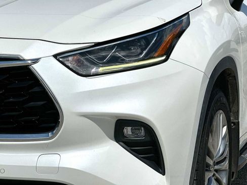 Used 2020 Toyota Highlander Platinum image 16
