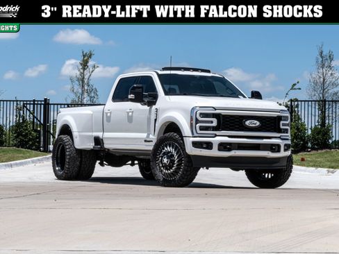 Used 2025 Ford F450 Platinum AWD/4WD image 2